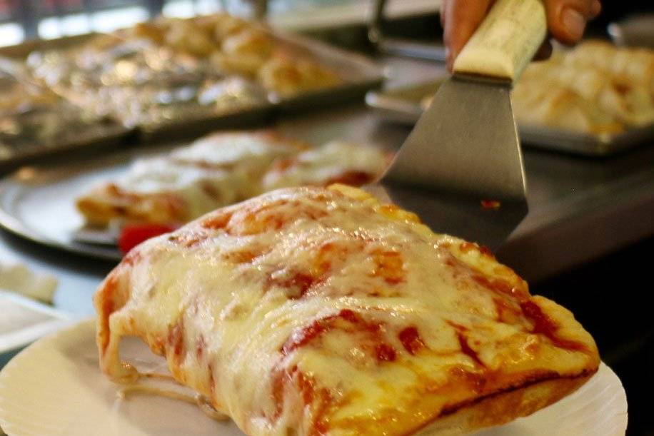 Delfinos Pizza | restaurant | 1131 Washington Ave, St. Louis, MO 63101, USA | 3142609094 OR +1 314-260-9094