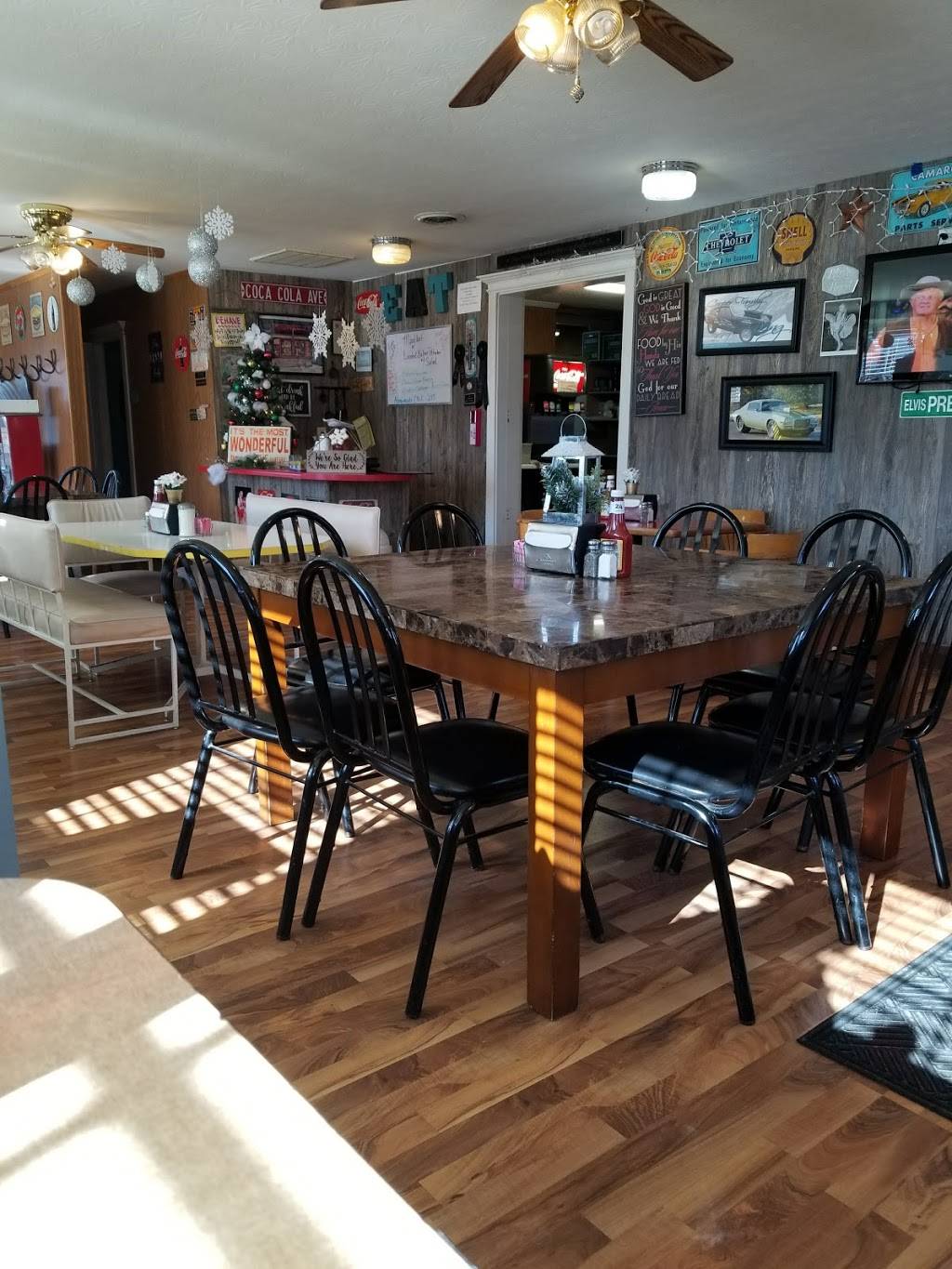 Dairy Mart | restaurant | 107 N Smith St, Jamestown, TN 38556, USA | 9318798904 OR +1 931-879-8904