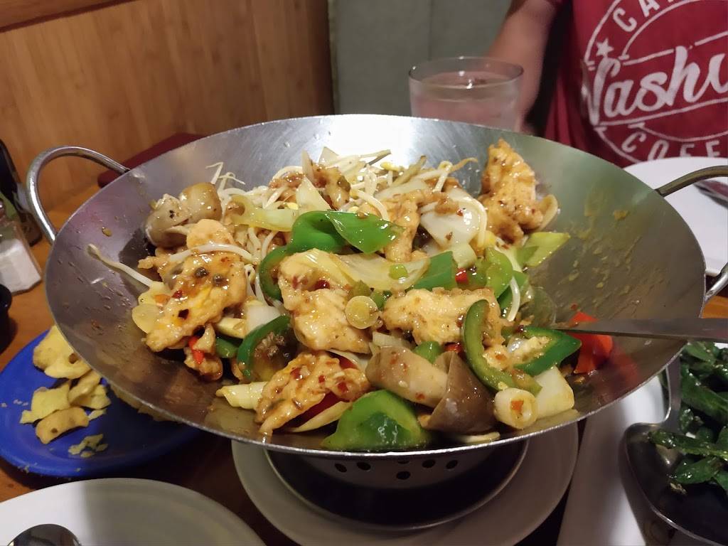 Lucky Bamboo China Bistro | meal delivery | 5855 Charlotte Pike, Nashville, TN 37209, USA | 6157605930 OR +1 615-760-5930