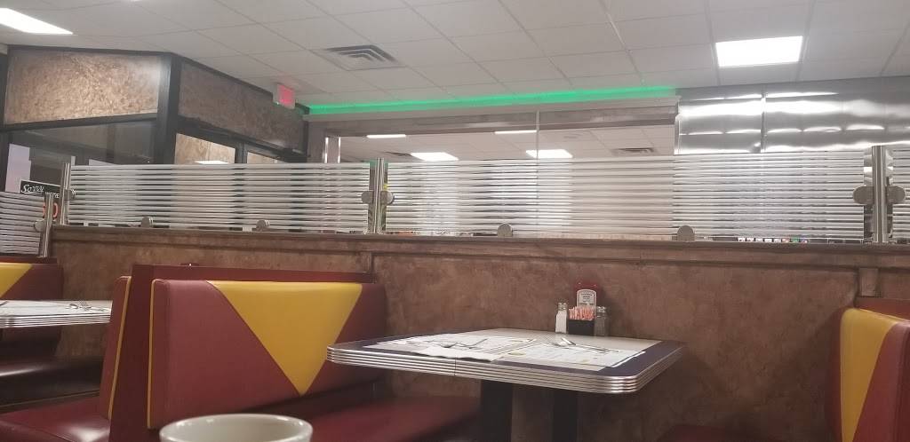 Bus Stop Diner | restaurant | 793 Roosevelt Ave, Carteret, NJ 07008, USA | 7325411110 OR +1 732-541-1110