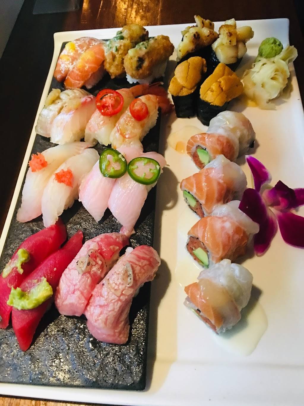 Shoga Sushi & Oyster Bar | restaurant | 300 E 88th St, New York, NY 10128, USA | 2122894635 OR +1 212-289-4635