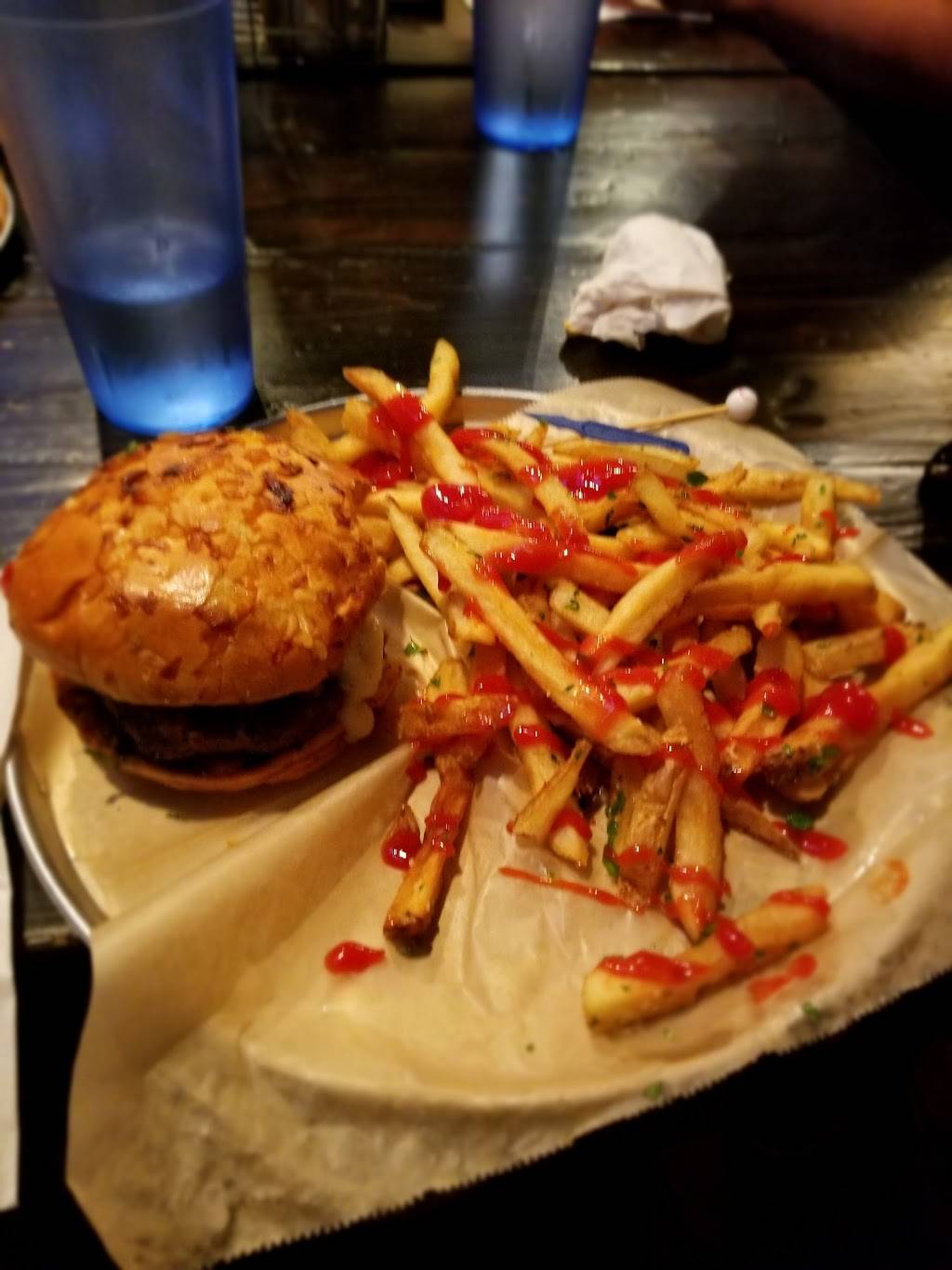 Yak-Zies Wrigleyville | restaurant | 3710 N Clark St, Chicago, IL 60613, USA | 7735259200 OR +1 773-525-9200