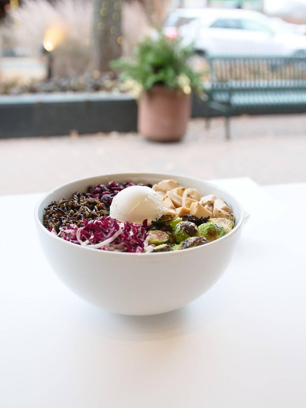 CRISP & GREEN | restaurant | 411 14th Ave SE, Minneapolis, MN 55414, USA | 6122081471 OR +1 612-208-1471