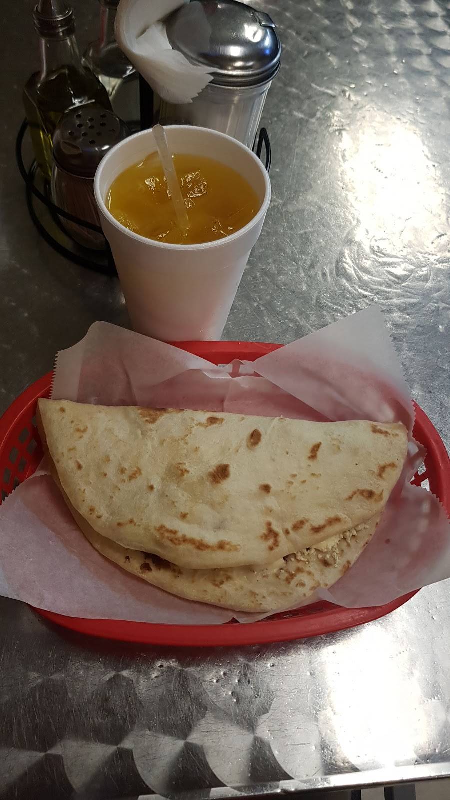 Los Catrachos II Restaurant | restaurant | 18 SW 11th Ave, Miami, FL 33130, USA | 3054565176 OR +1 305-456-5176