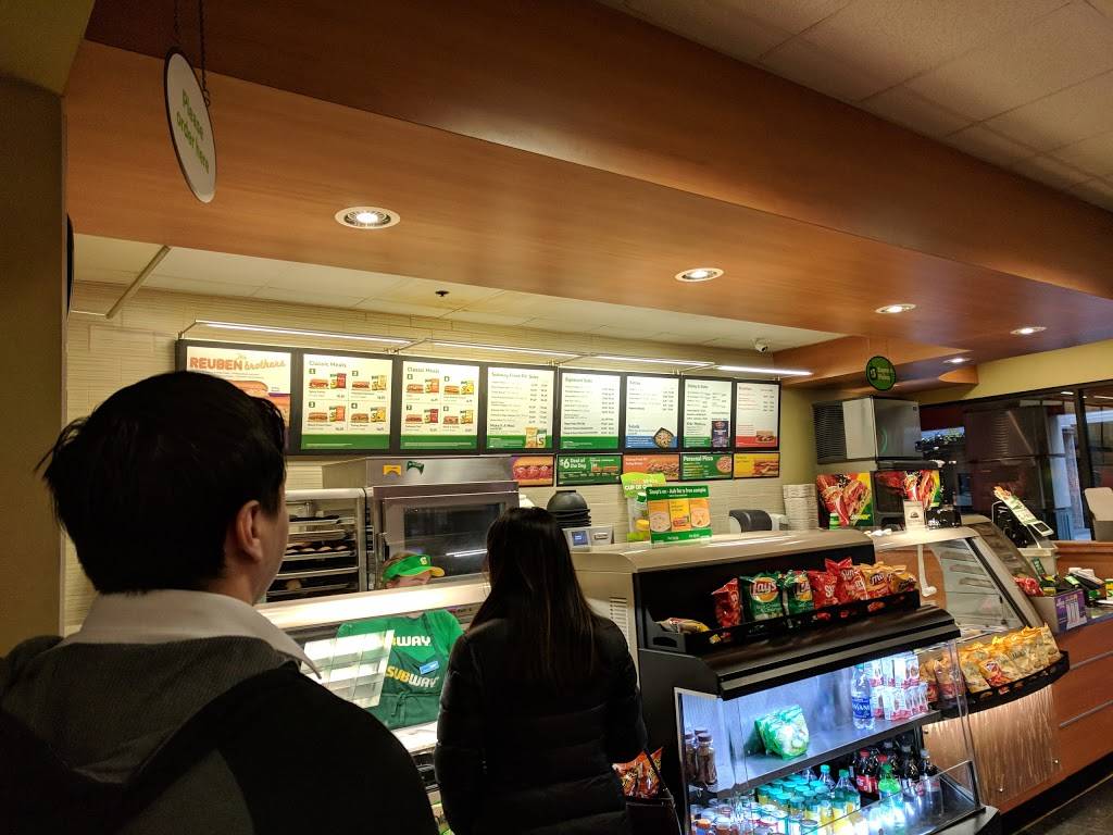 Subway Restaurants | restaurant | 240 E Houston St, San Antonio, TX 78205, USA | 2102242523 OR +1 210-224-2523