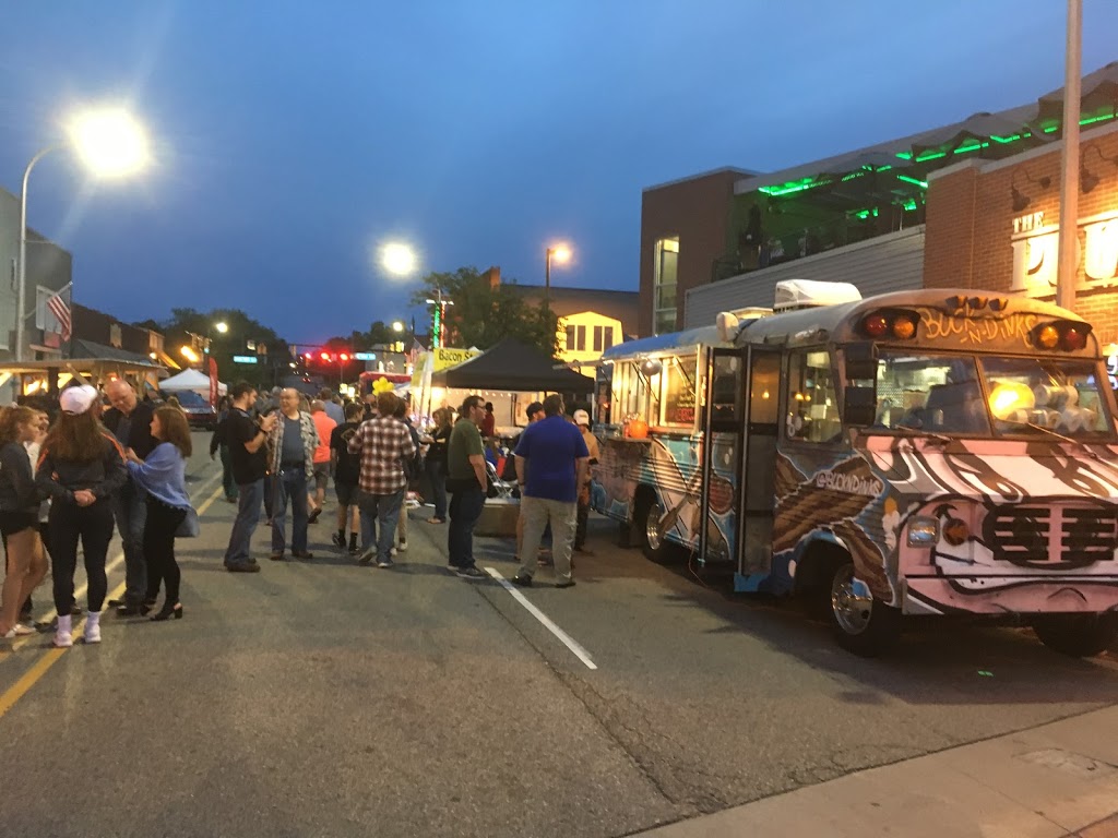 Buck-N-Dinks BBQ Food Truck | restaurant | 285 North Ave, Mt Clemens, MI 48043, USA | 5869099508 OR +1 586-909-9508