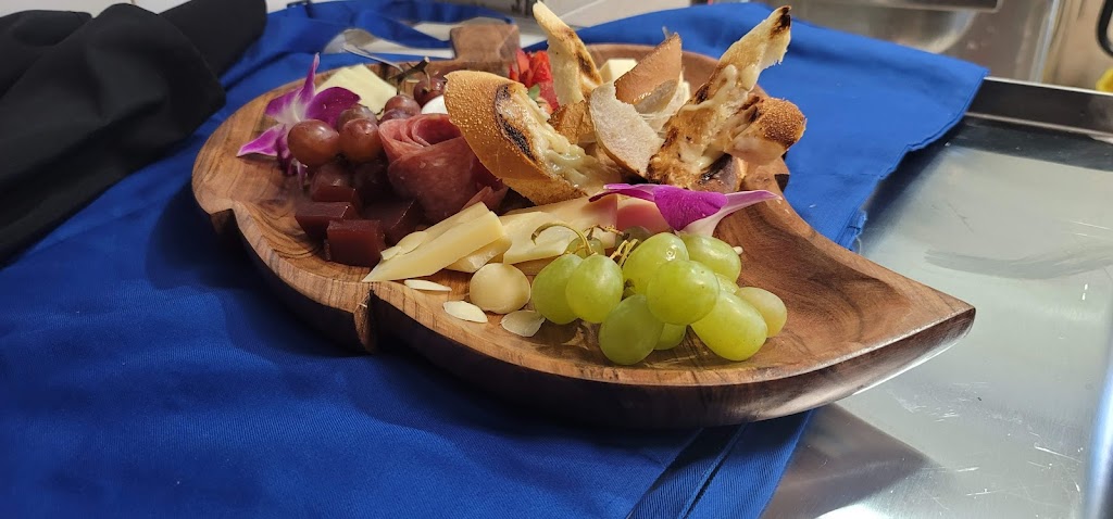 El Faro Sports Bar | restaurant | 3247 Fulton St, Brooklyn, NY 11208, USA | 7188270014 OR +1 718-827-0014