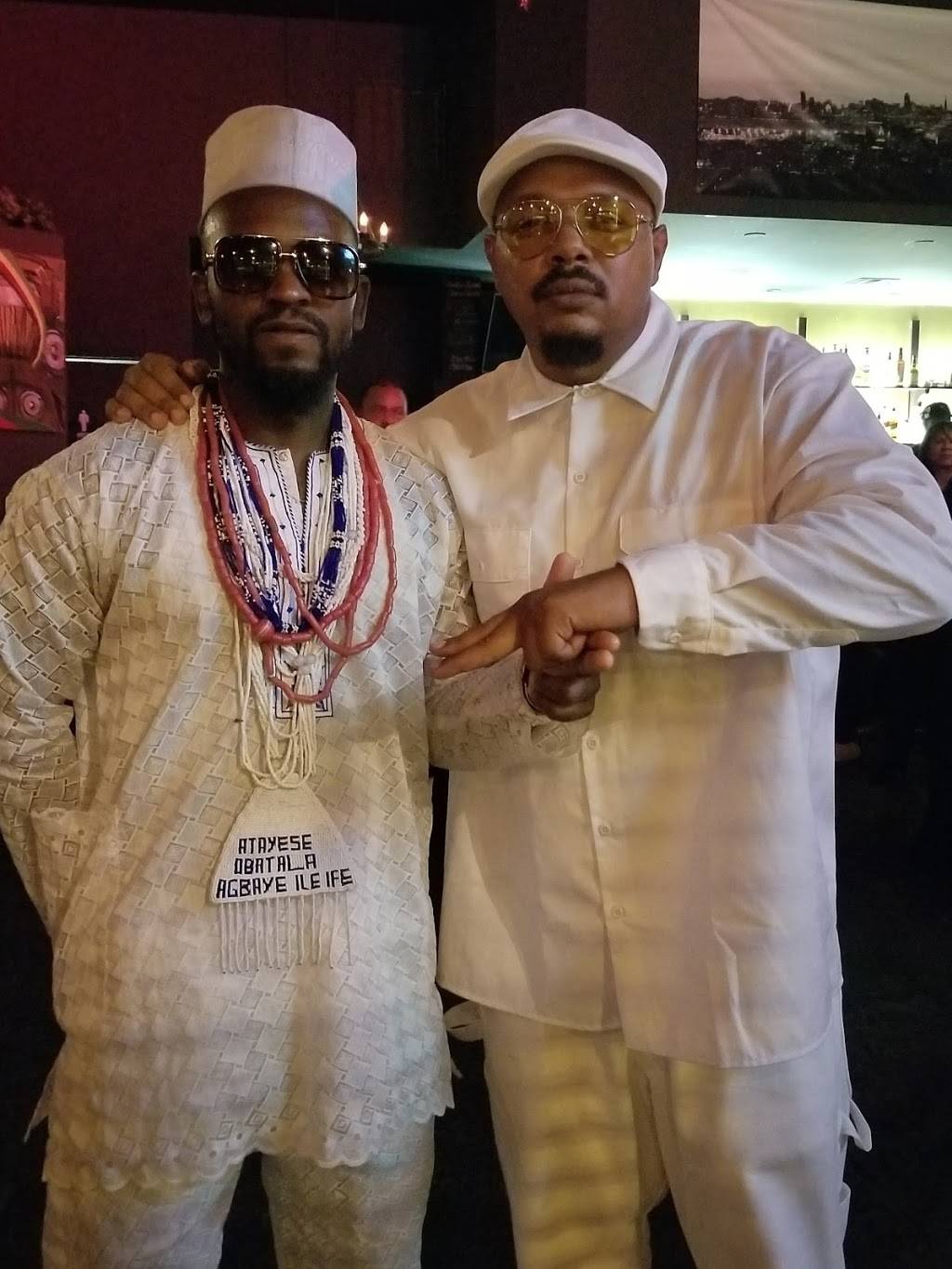 AU Lounge | restaurant | 2430 Broadway, Oakland, CA 94612, USA | 5108931411 OR +1 510-893-1411