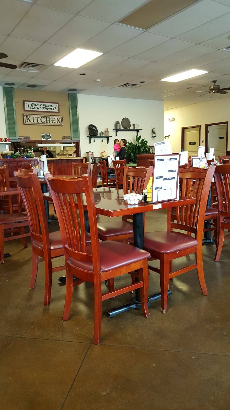 Everyones East End Grill | restaurant | 566 N Brush College Rd, Decatur, IL 62521, USA | 2173308931 OR +1 217-330-8931