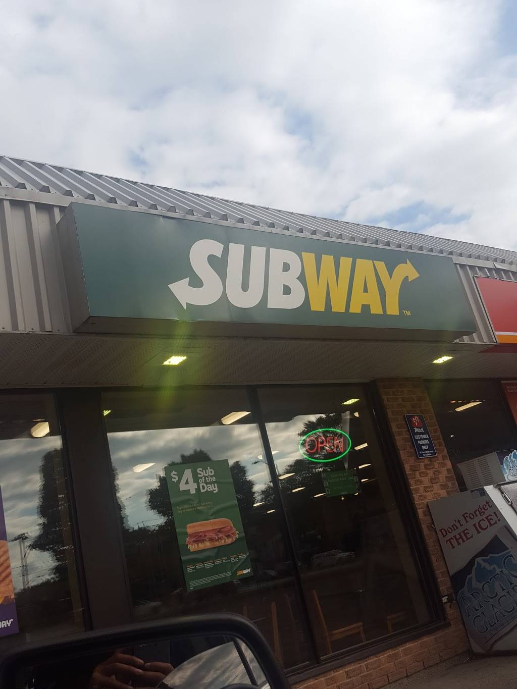 Subway | restaurant | Macs Convenience Store, 655 Strasburg Rd, Kitchener, ON N2E 1P2, Canada | 5195786775 OR +1 519-578-6775