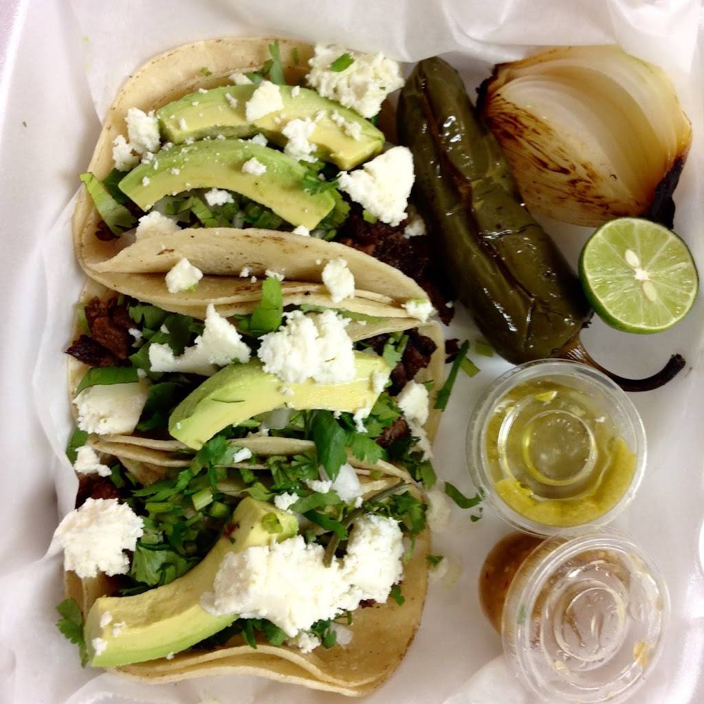 La Sierra Tailgate | restaurant | 2400 Market St, Baytown, TX 77520, USA | 2818388350 OR +1 281-838-8350