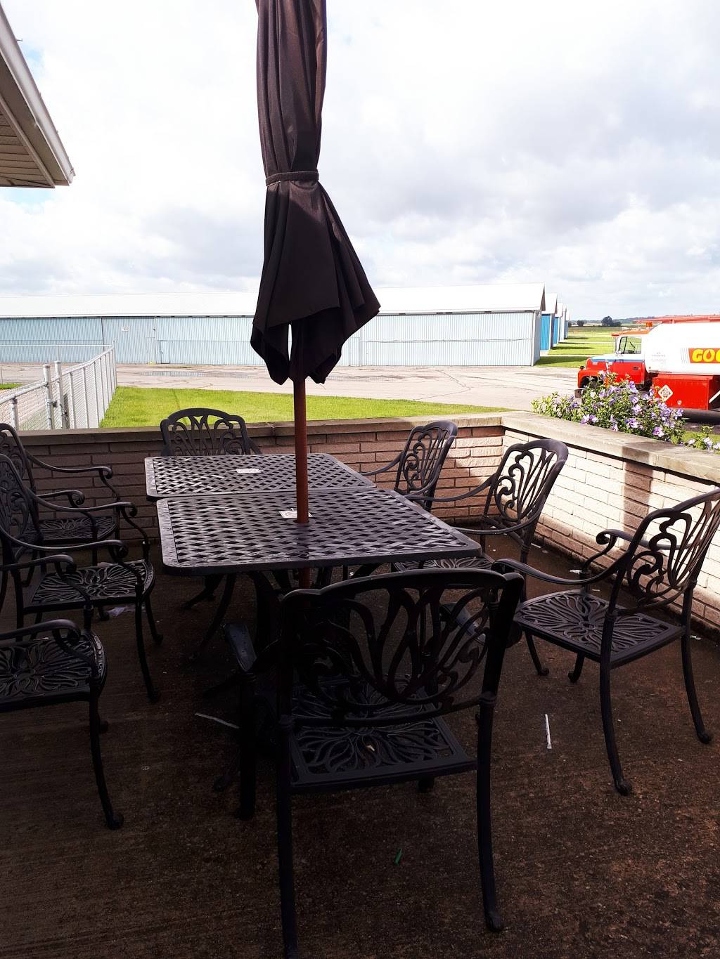 Skyway Cafe And Catering | restaurant | 110 Aviation Ave, Brantford, ON N3T 5L7, Canada | 5197597779 OR +1 519-759-7779