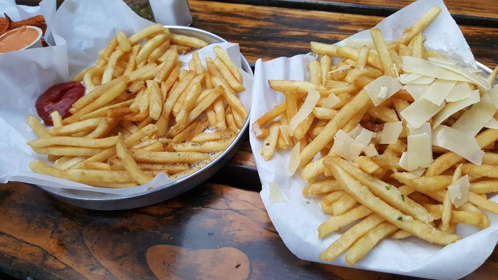 Station Tavern | restaurant | 2204 Fern St, San Diego, CA 92104, USA | 6192550657 OR +1 619-255-0657