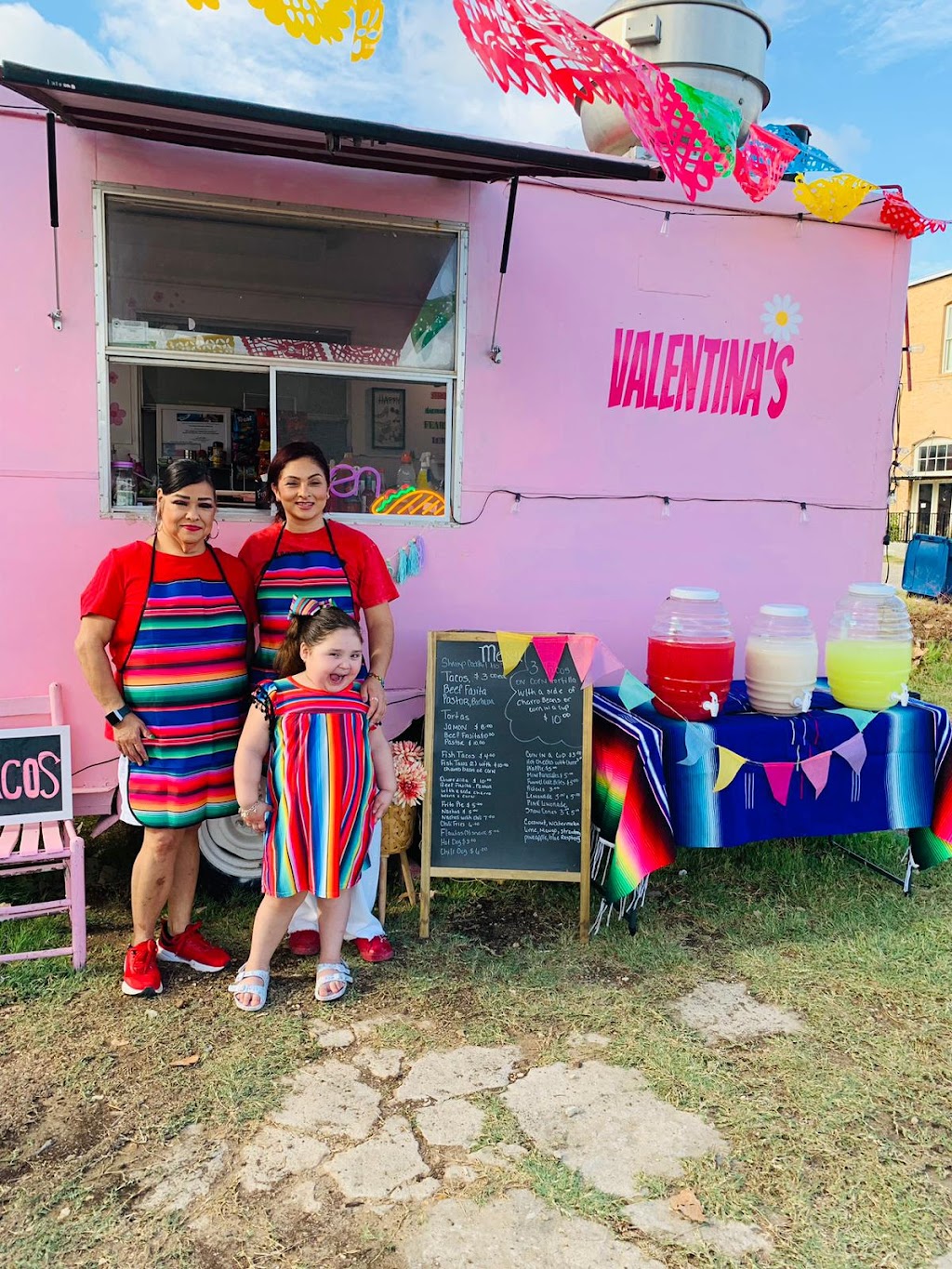 Valentinas | restaurant | 115 S Ave C, Elgin, TX 78621, USA | 5126634965 OR +1 512-663-4965