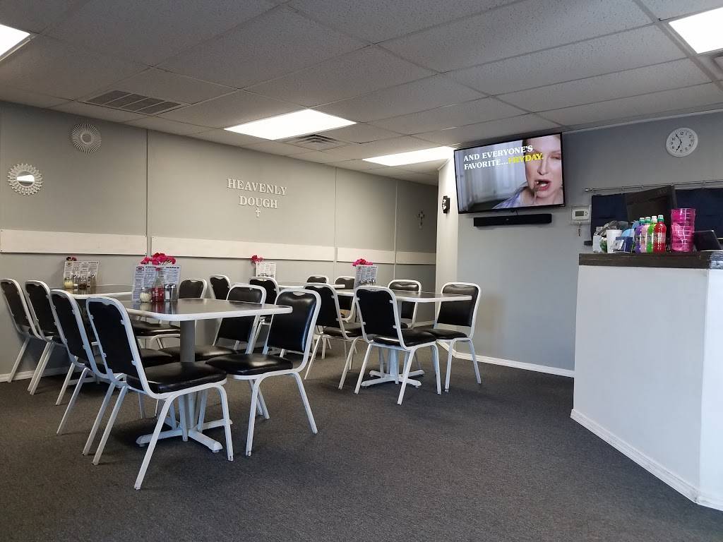 Heavenly Dough Pizzeria | restaurant | 577 S Elm St, Oologah, OK 74053, USA | 9184432900 OR +1 918-443-2900