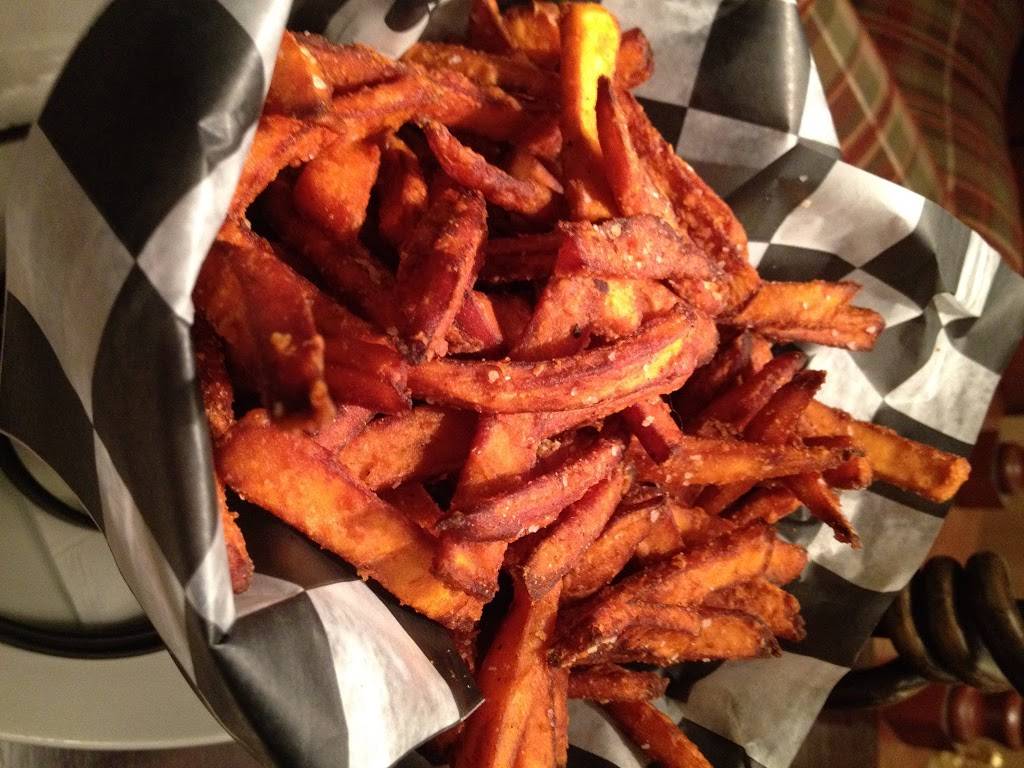 T.Js Tavern | restaurant | 990 Hilton Heights Rd, Charlottesville, VA 22901, USA | 4349732121 OR +1 434-973-2121