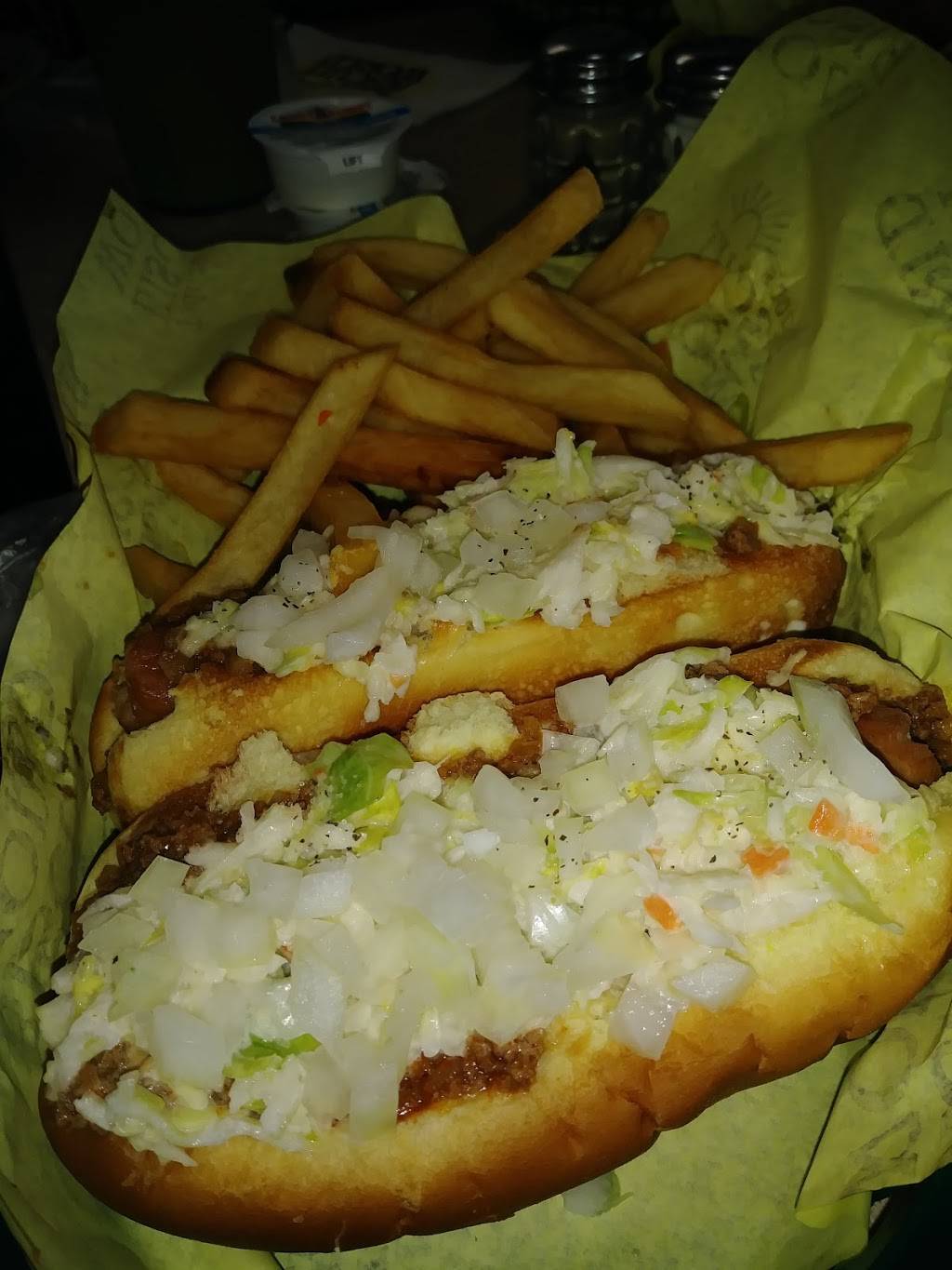 Tudors Biscuit World | restaurant | 1083 Main St, Elkview, WV 25071, USA | 3049657769 OR +1 304-965-7769