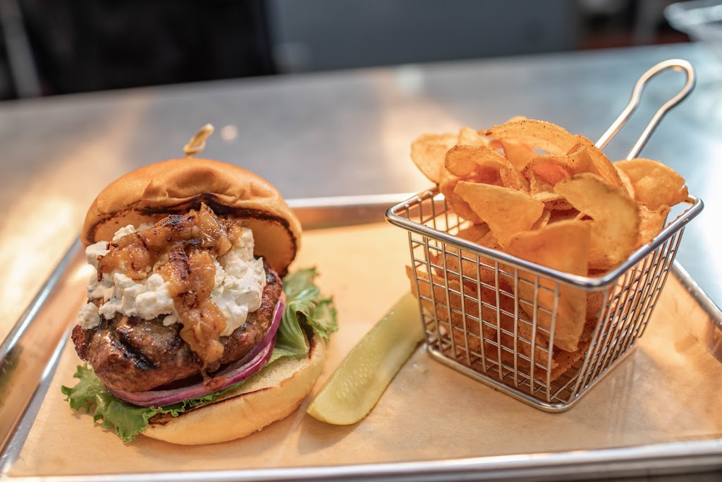 Lulus Kitchen at St. Matthews House | restaurant | 2125 Airport-Pulling Rd S, Naples, FL 34112, USA | 2397745858 OR +1 239-774-5858