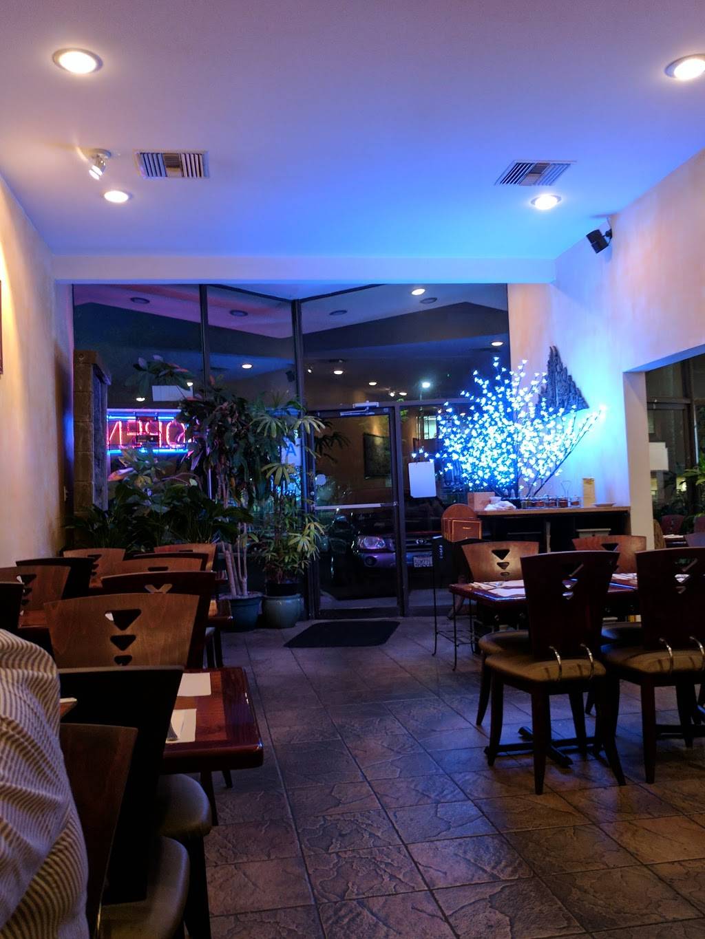 Thai BBQ Restaurant | restaurant | 18818 Ventura Blvd, Tarzana, CA 91356, USA | 8188814909 OR +1 818-881-4909