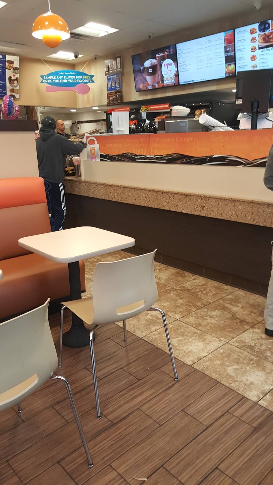 Dunkin Donuts | cafe | 2050 Hempstead Turnpike, East Meadow, NY 11554, USA | 5167947155 OR +1 516-794-7155