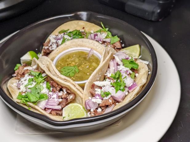 Johnnys Pub | night club | 845 Valley Mall Pkwy, East Wenatchee, WA 98802, USA | 5098885646 OR +1 509-888-5646