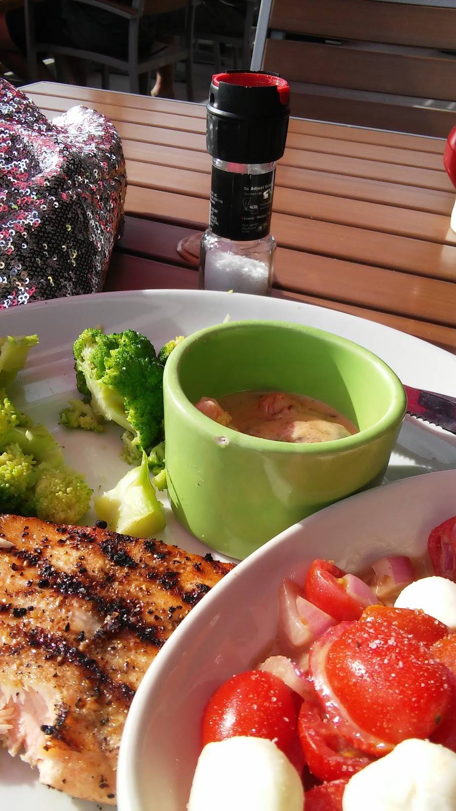 TGI Fridays | restaurant | 900 N Lexington-Springmill Rd, Ontario, OH 44906, USA | 4197476000 OR +1 419-747-6000