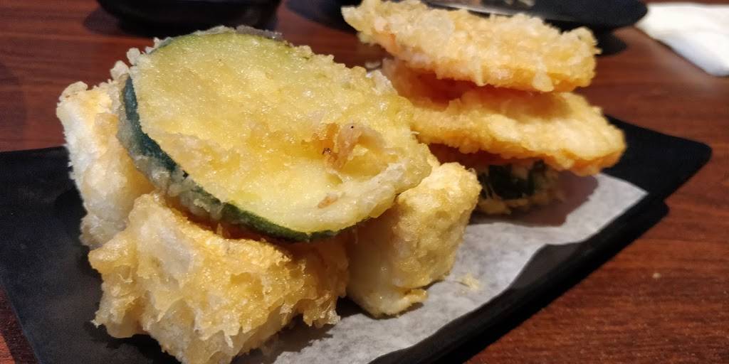 Hinata Sushi & Asian Cuisine | restaurant | 6 Campbell St, Whitby, ON L1M 1A2, Canada | 9054258888 OR +1 905-425-8888