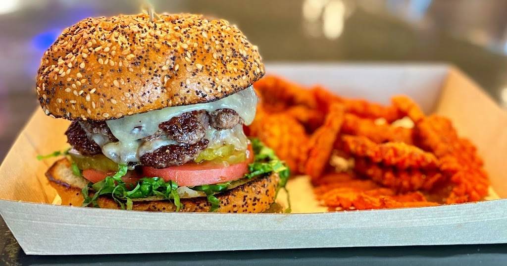 Berry St. Ice House | restaurant | 2000 W Berry St, Fort Worth, TX 76110, USA | 8173860724 OR +1 817-386-0724