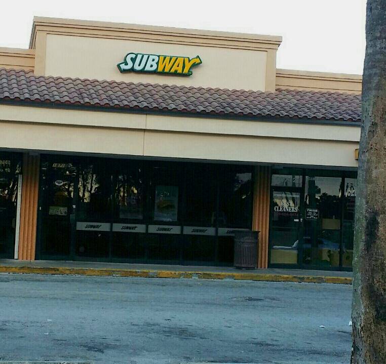 Subway Restaurants | restaurant | 18710 NW 67th Ave Store #56 Country Club, Plaza North, Hialeah, FL 33015, USA | 3056241700 OR +1 305-624-1700