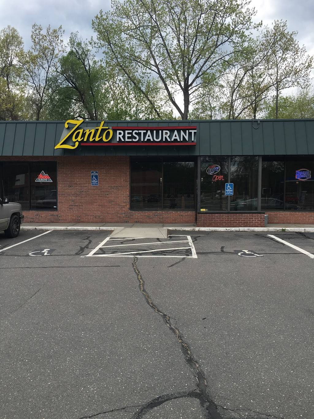 Zanto Southwick | restaurant | 587 College Hwy, Southwick, MA 01077, USA | 4135690164 OR +1 413-569-0164