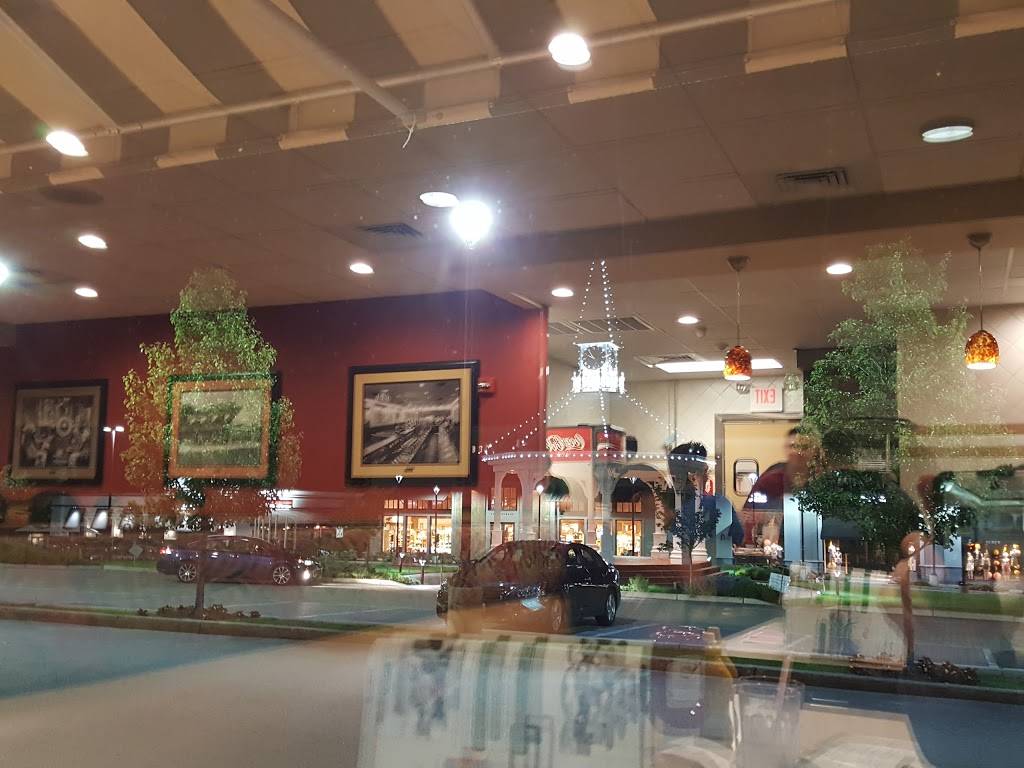 Newport Creamery | restaurant | Garden City Center, 100 Hillside Rd, Cranston, RI 02920, USA | 4019443397 OR +1 401-944-3397