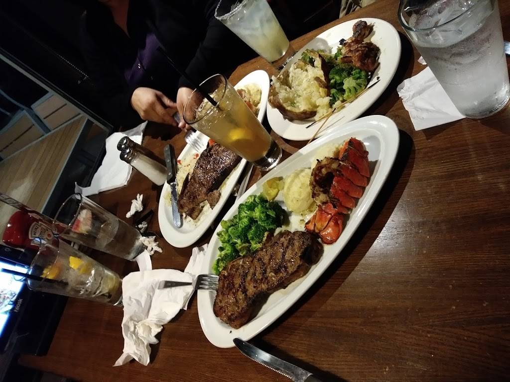 TGI Fridays | restaurant | 1077 E Herndon Ave, Fresno, CA 93710, USA | 5594358443 OR +1 559-435-8443