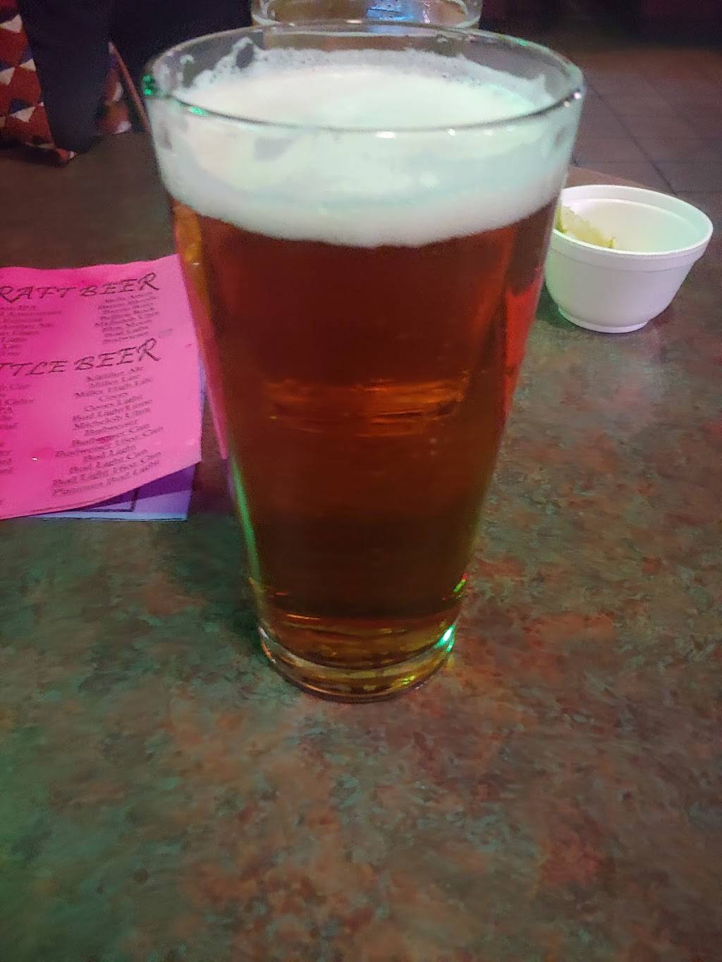 Famous Sams Sports Bar #28 | restaurant | 2048 E Irvington Rd, Tucson, AZ 85714, USA | 5208896007 OR +1 520-889-6007