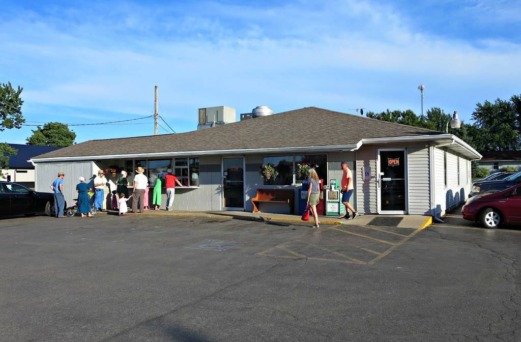 Tiffanys Family Restaurant | restaurant | 414 E Lake St, Topeka, IN 46571, USA | 2605932988 OR +1 260-593-2988