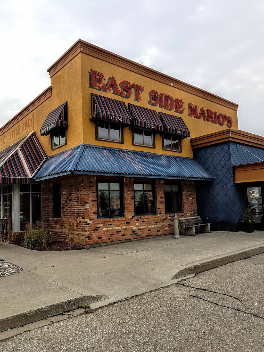 East Side Marios | restaurant | 5855 Rodeo Dr, Mississauga, ON L5R 3Z2, Canada | 9055026600 OR +1 905-502-6600