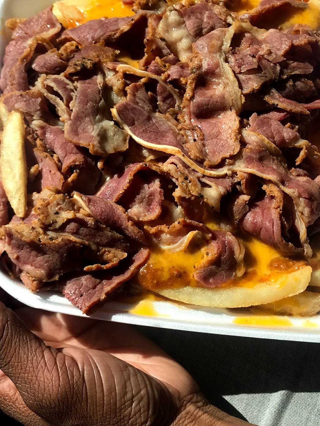 Tams Burgers | restaurant | 7219 S Alameda St, Los Angeles, CA 90001, USA | 3235857778 OR +1 323-585-7778