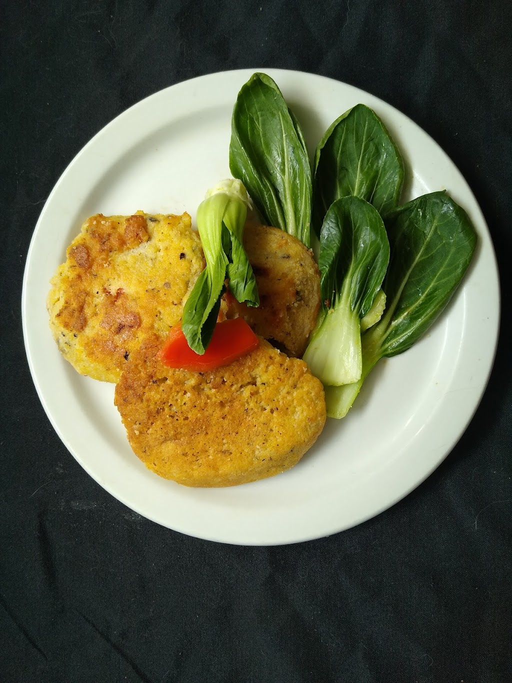 Yahs Cuisine | restaurant | 11748 S Wentworth Ave, Chicago, IL 60628, USA | 3126328073 OR +1 312-632-8073