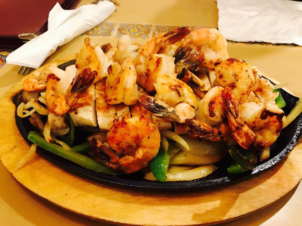 Mi Pueblito Restaurant | restaurant | 333 Border St, Boston, MA 02128, USA | 6175693787 OR +1 617-569-3787