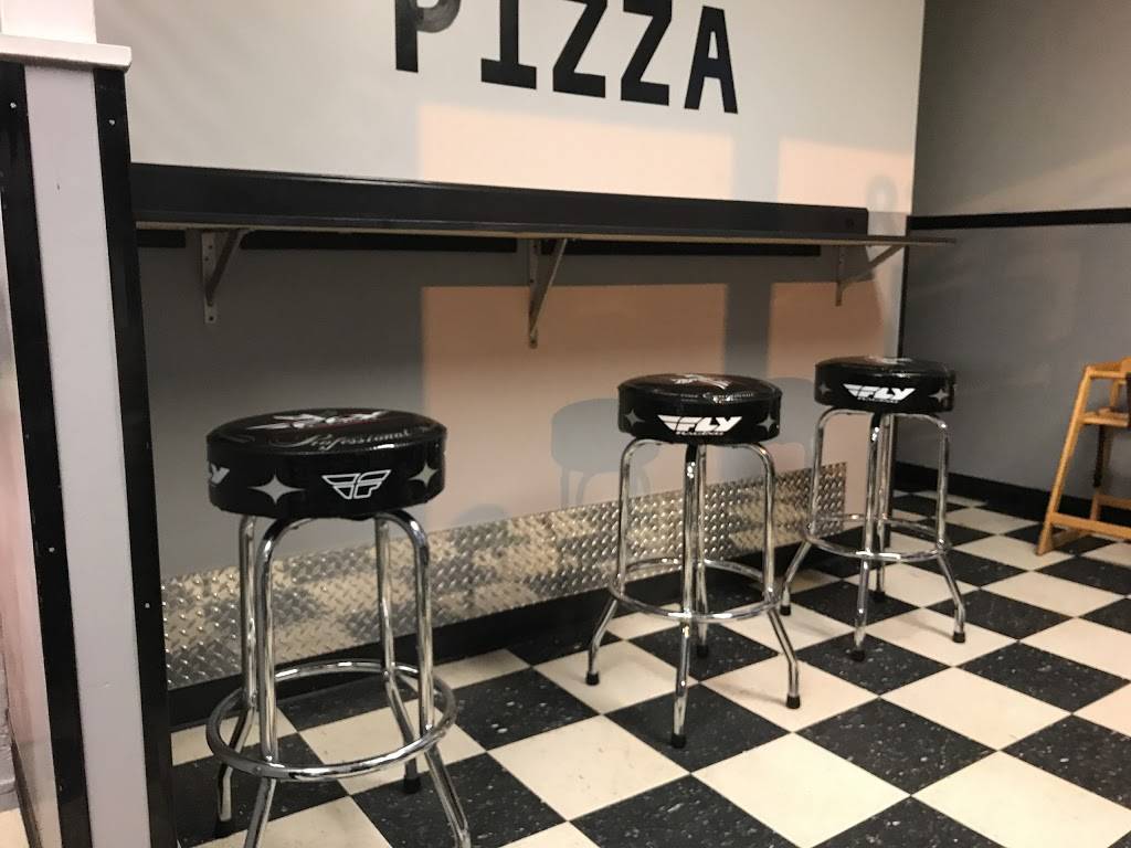 Angilos Pizza | restaurant | 1247 OH-131, Milford, OH 45150, USA | 5138313433 OR +1 513-831-3433