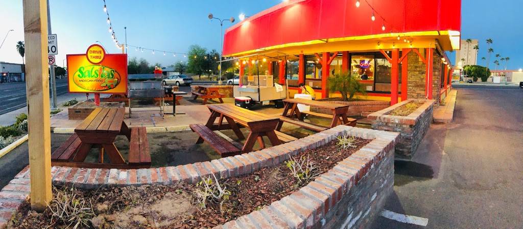 Salsitas | restaurant | 35 N Country Club Dr, Mesa, AZ 85201, USA | 6024353739 OR +1 602-435-3739