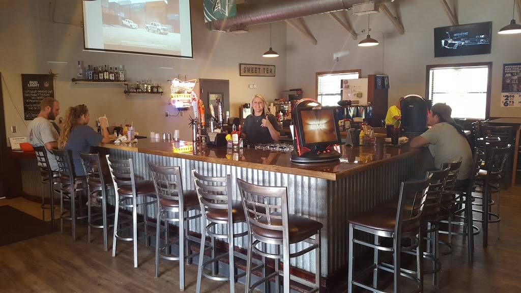 Jabbers Food Sports & Spirits | restaurant | 4365 Grissom Pkwy, Cocoa, FL 32926, USA | 3216384130 OR +1 321-638-4130