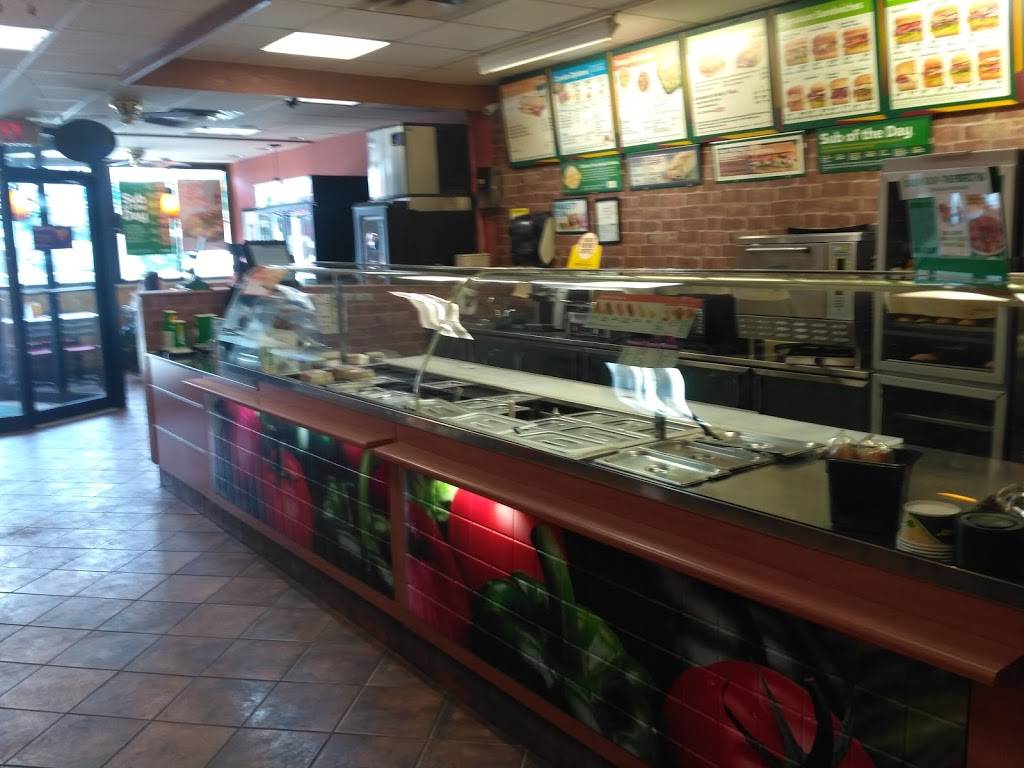 Subway | restaurant | 1008 Eglinton Ave W, Toronto, ON M6C 2C5, Canada | 4167834935 OR +1 416-783-4935