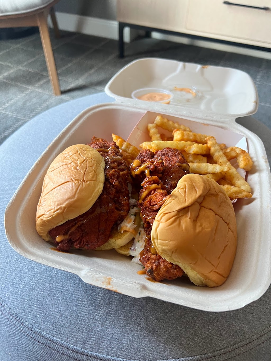 Dave’s hot chicken | restaurant | 8397 Leesburg Pike #35, Vienna, VA 22182, USA | 5717651319 OR +1 571-765-1319