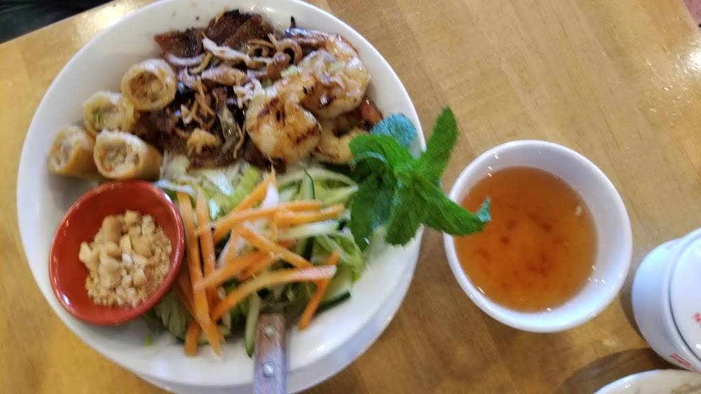 Xuan Saigon Vietnamese Restaurant | restaurant | 11 Fort Evans Rd NE, Leesburg, VA 20176, USA | 7036696714 OR +1 703-669-6714