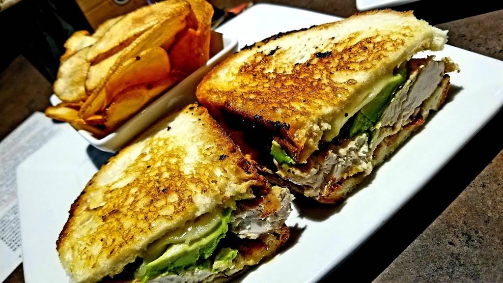 Deja Brew Bar & Grill | restaurant | 5219 95th St, Oak Lawn, IL 60453, USA | 7084230484 OR +1 708-423-0484