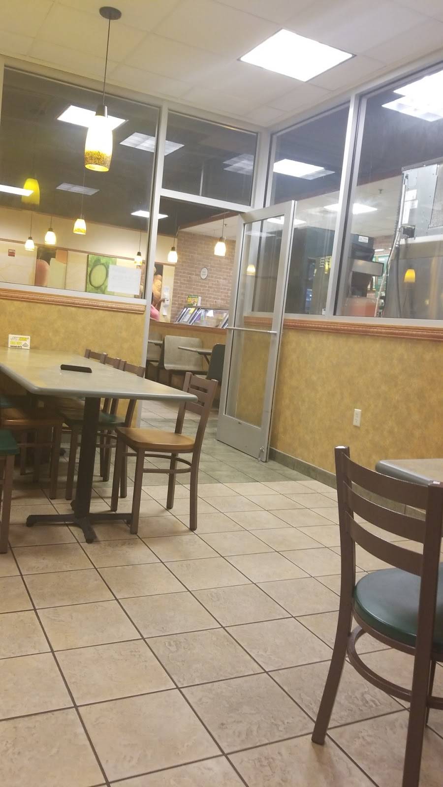 Subway | meal takeaway | Must Have Base Access, 2601 Ohio St, Silverdale, WA 98315, USA | 3607795656 OR +1 360-779-5656