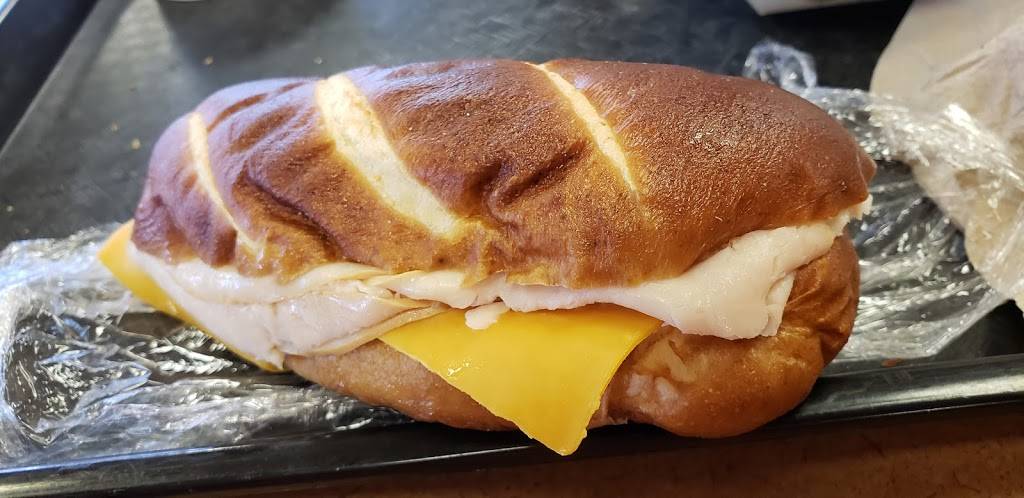 Courtyard Gallery Cafeteria | restaurant | Peoria, IL 61603, USA | 3096552200 OR +1 309-655-2200