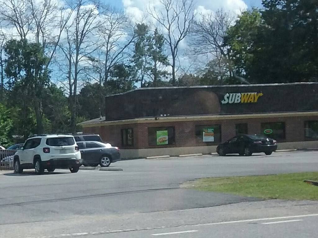 Subway | restaurant | 305 W College St, Columbiana, AL 35051, USA | 2056691458 OR +1 205-669-1458