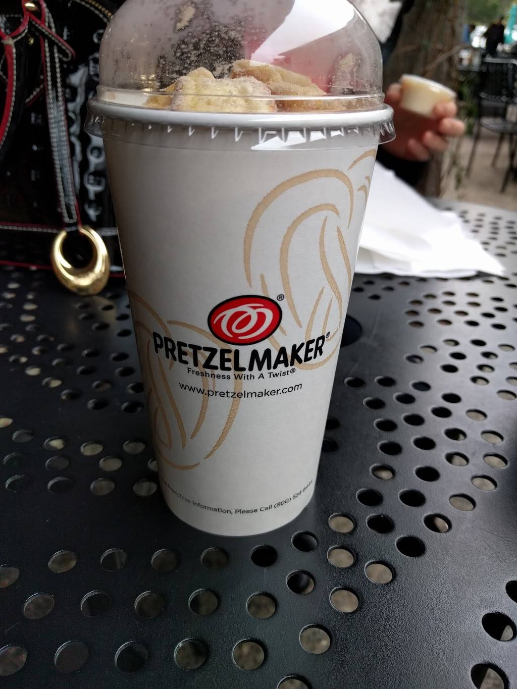 Pretzelmaker | restaurant | 520 Del Monte Center, Monterey, CA 93940, USA | 8316460243 OR +1 831-646-0243