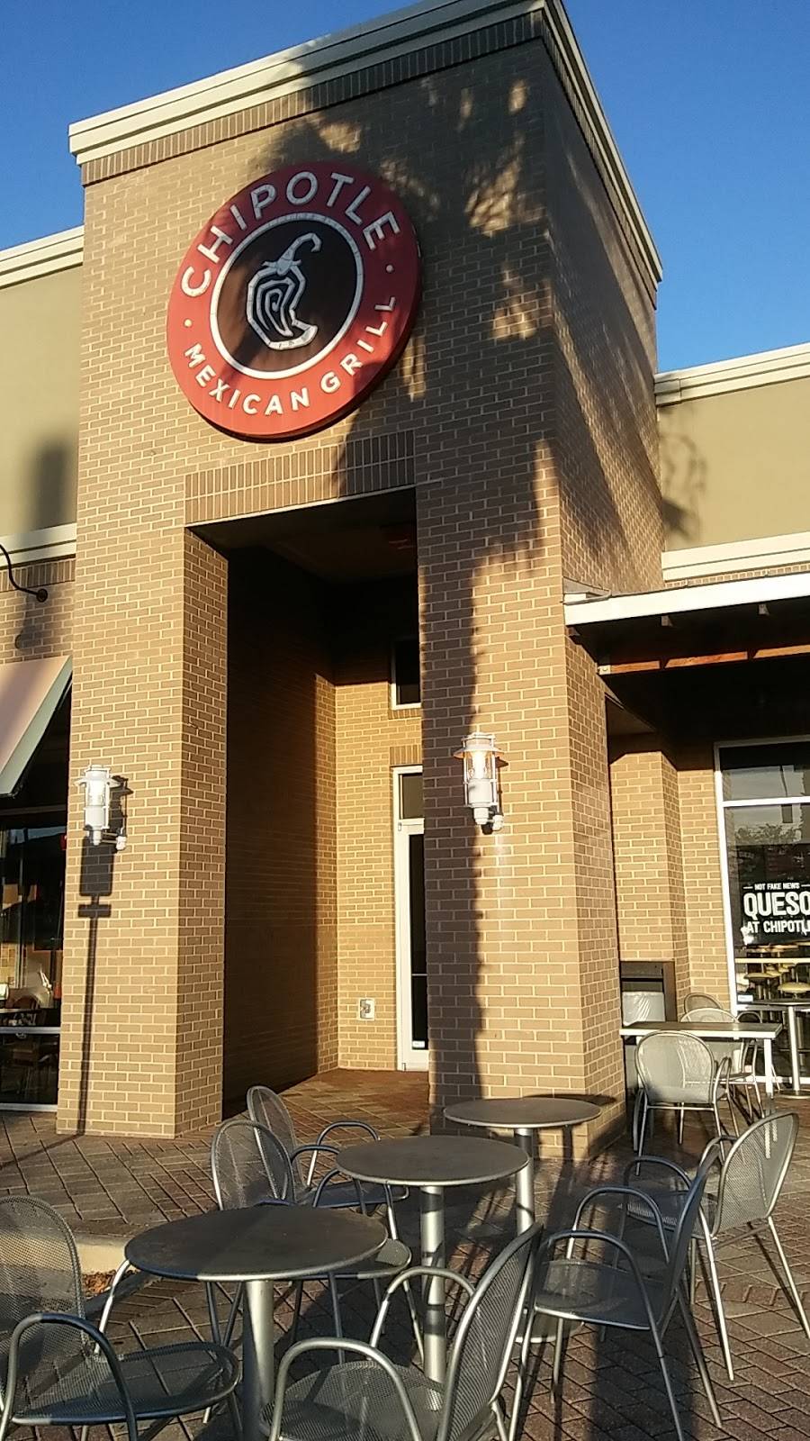 Chipotle Mexican Grill | restaurant | 8635 Blanding Blvd Ste 102, Jacksonville, FL 32244, USA | 9047721322 OR +1 904-772-1322